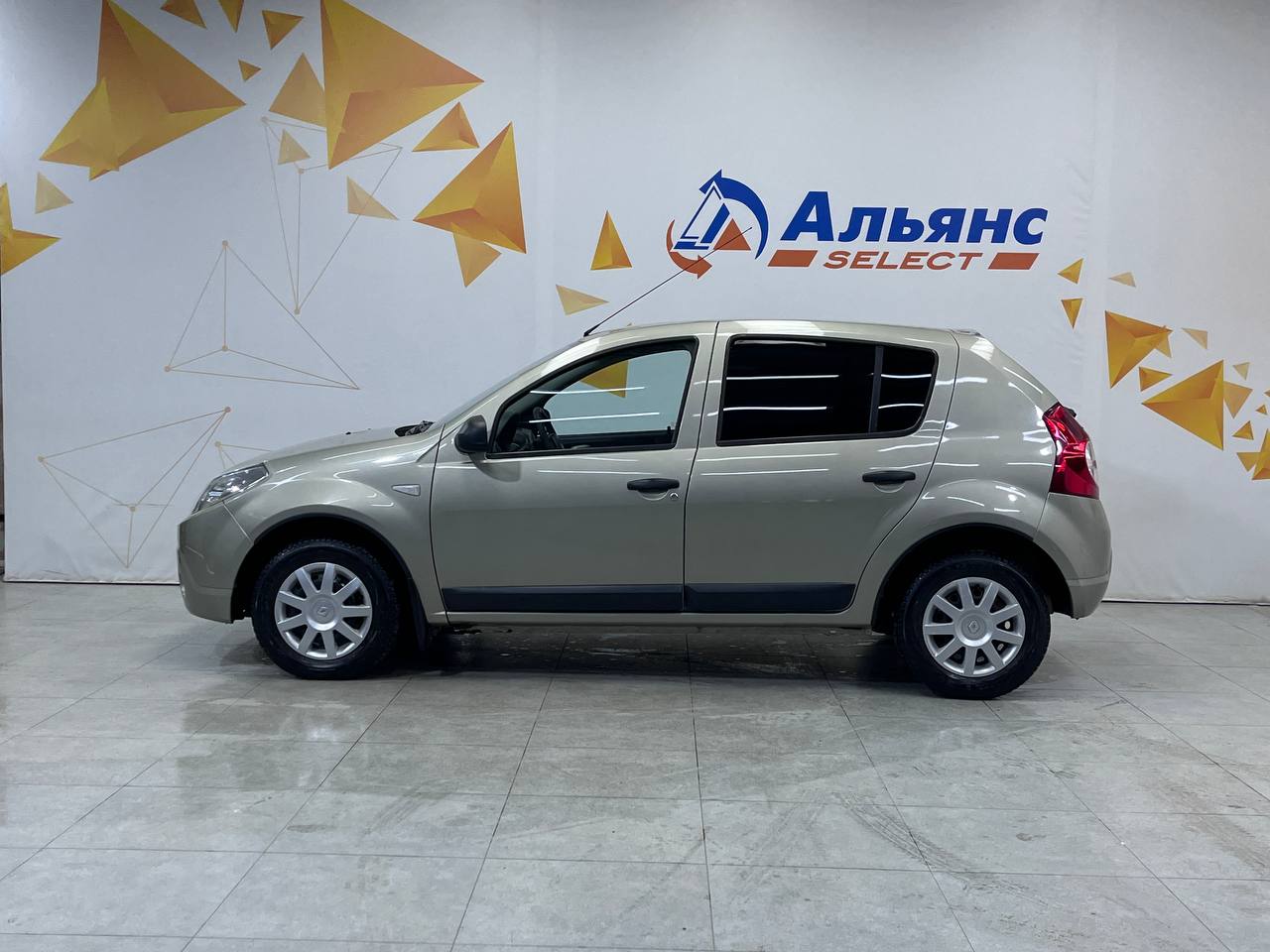 RENAULT SANDERO