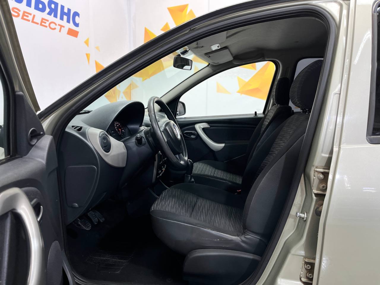 RENAULT SANDERO