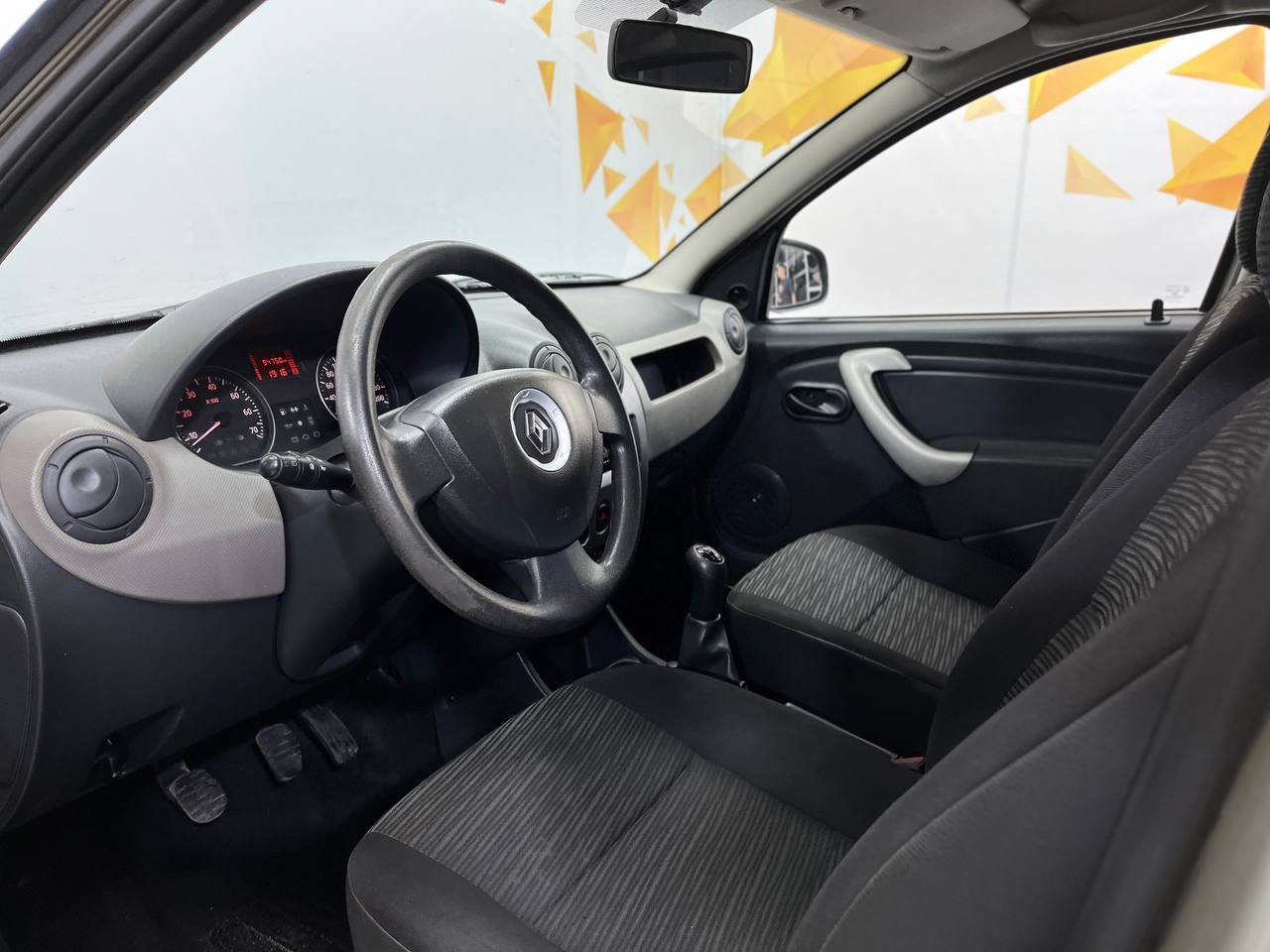 RENAULT SANDERO