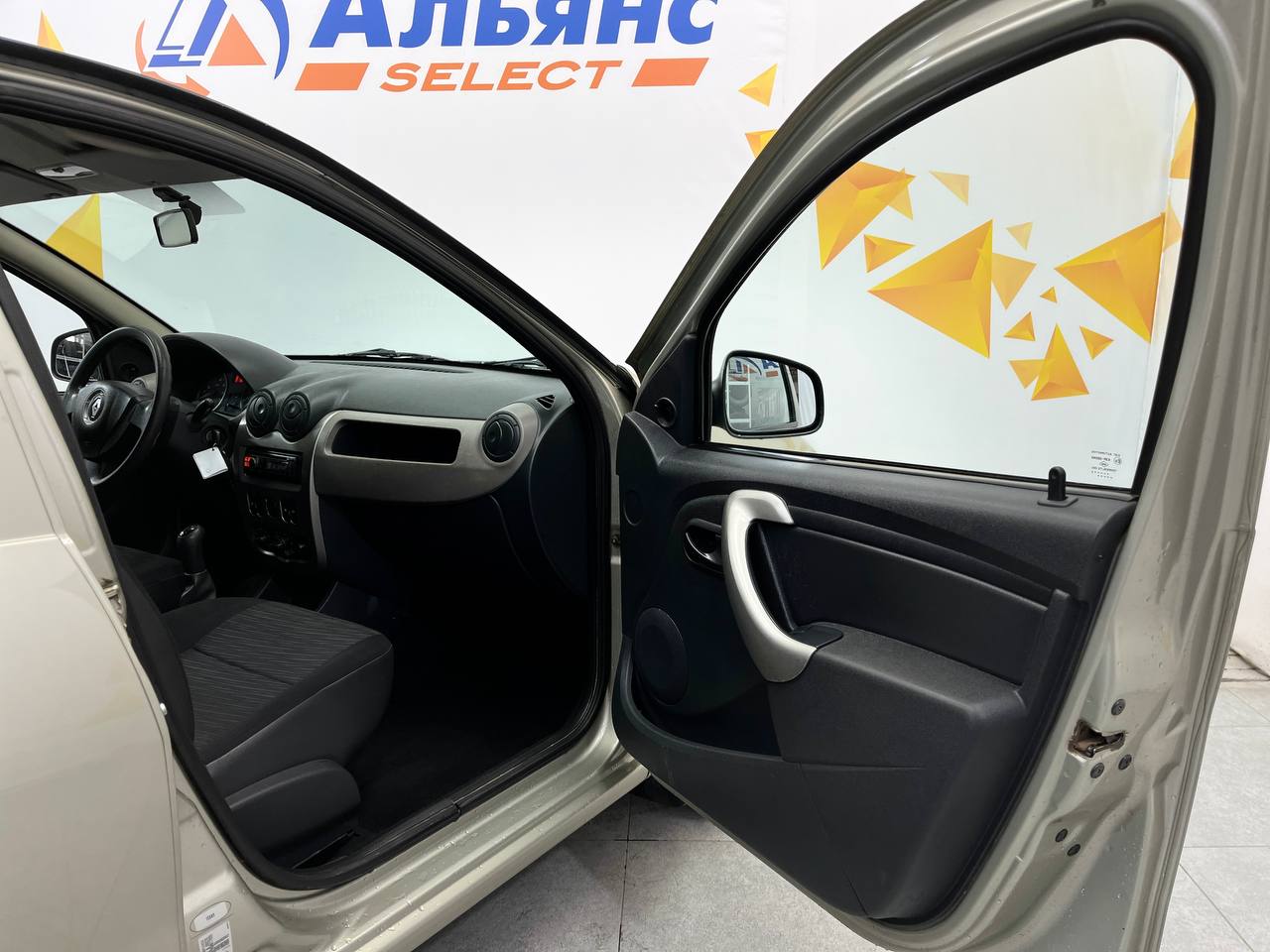 RENAULT SANDERO