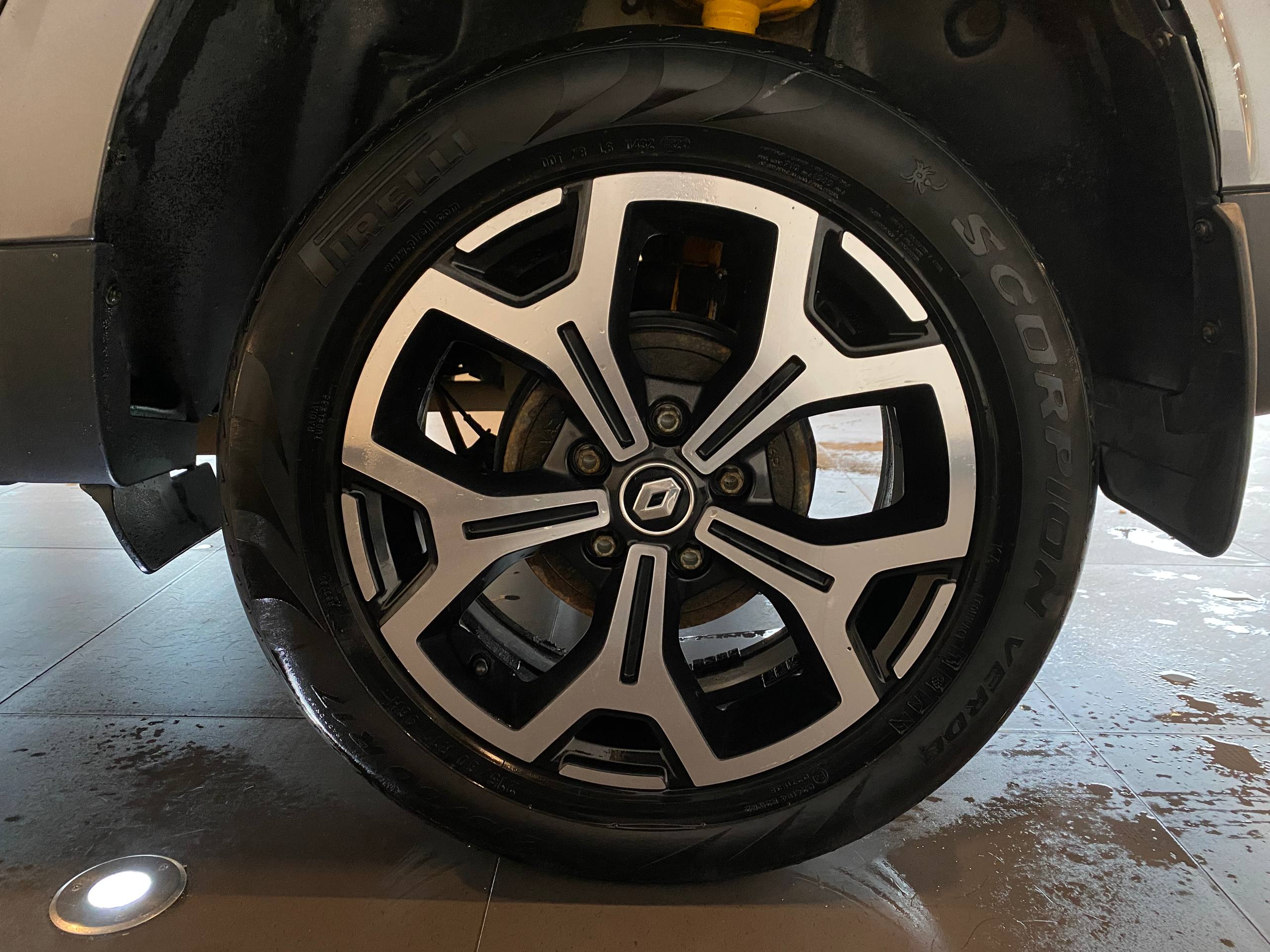 RENAULT DUSTER