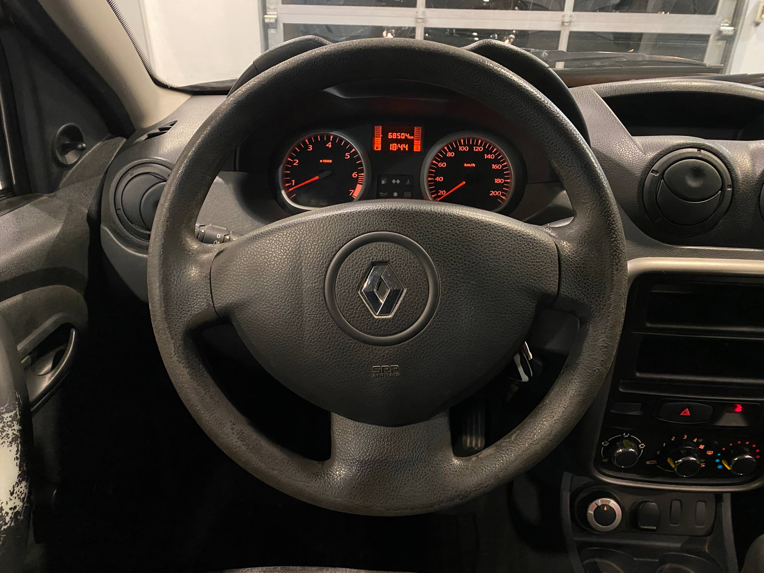 RENAULT DUSTER