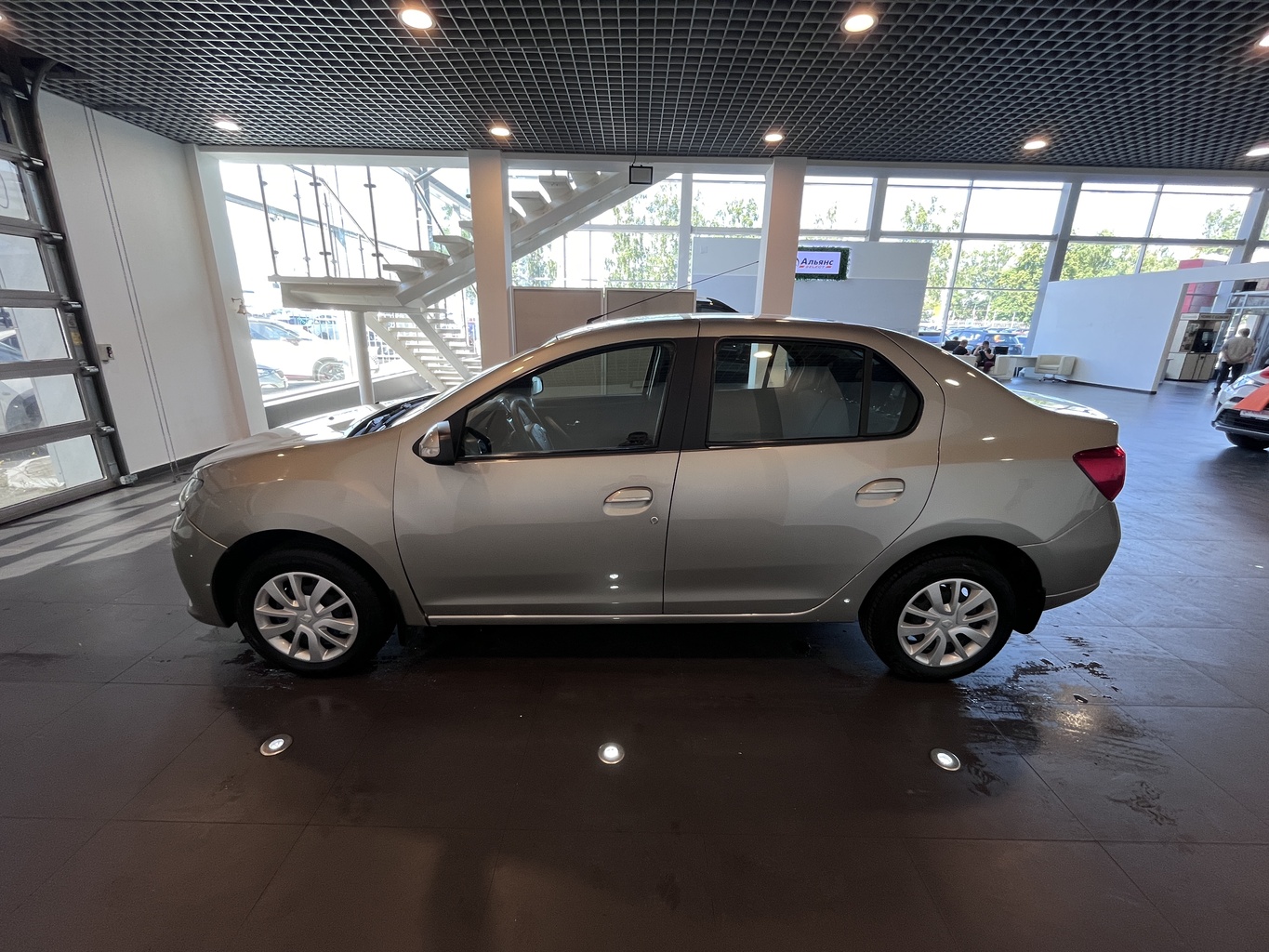 RENAULT LOGAN