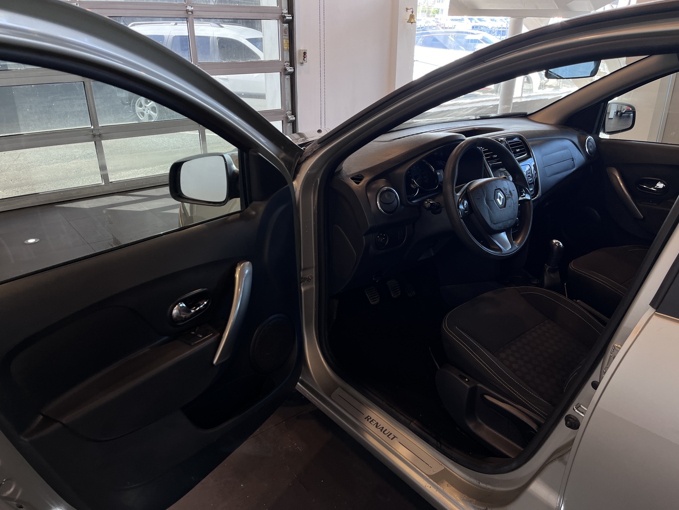 RENAULT LOGAN