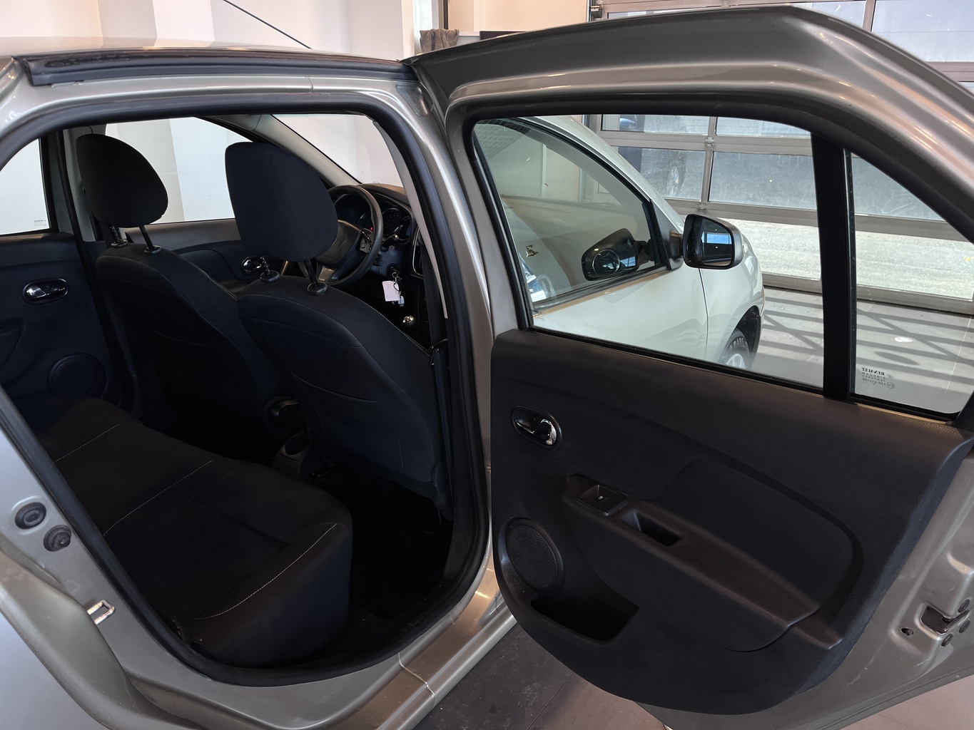 RENAULT LOGAN