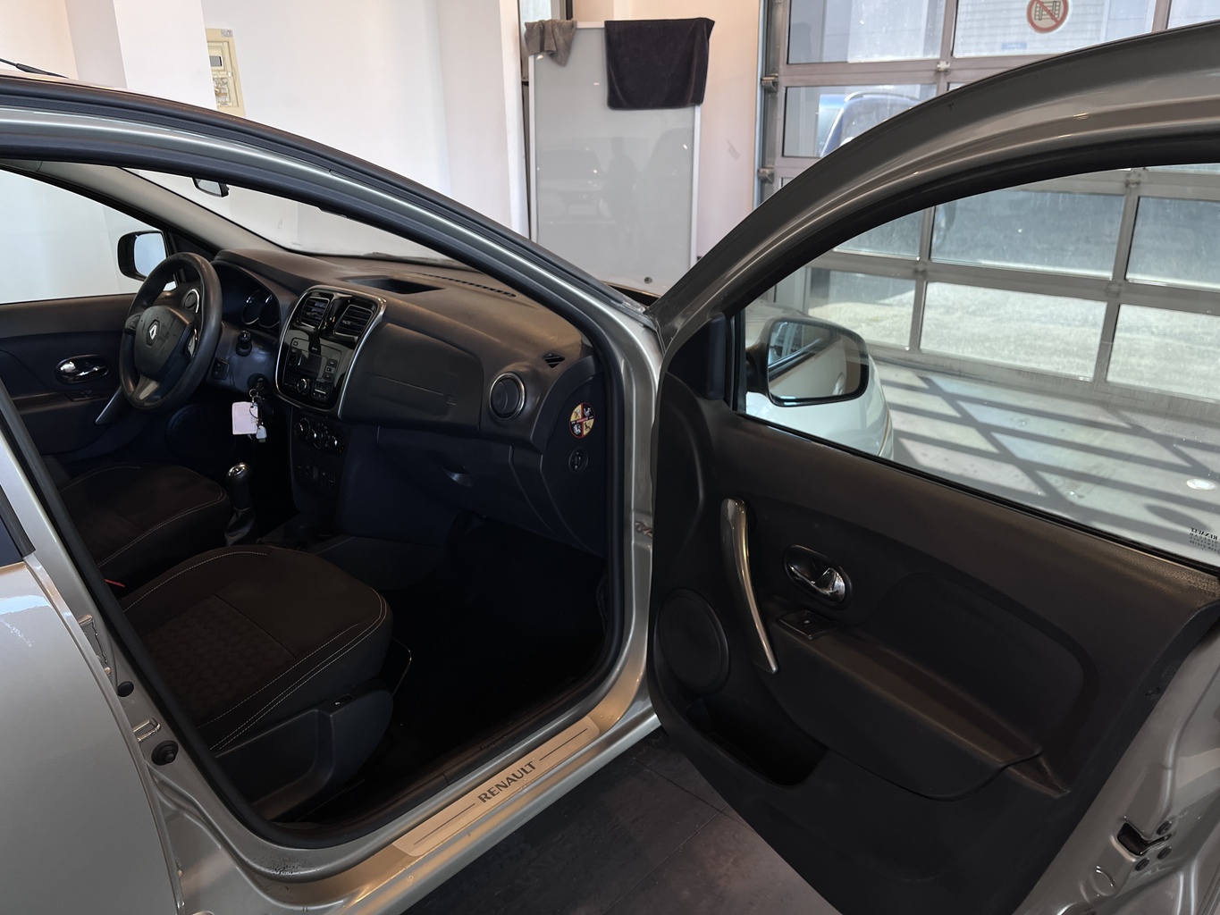 RENAULT LOGAN