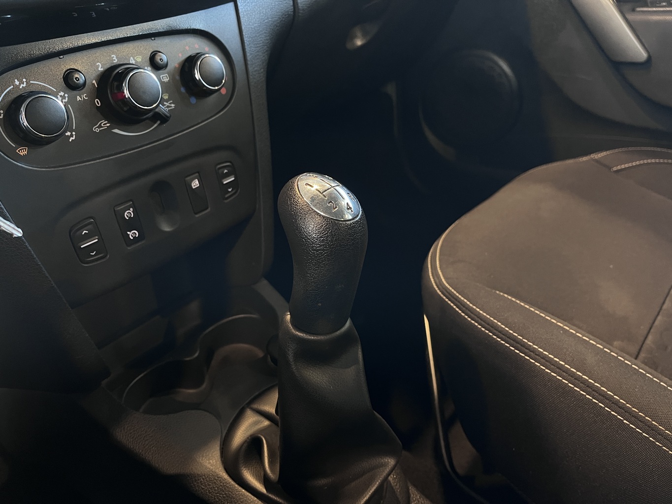 RENAULT LOGAN