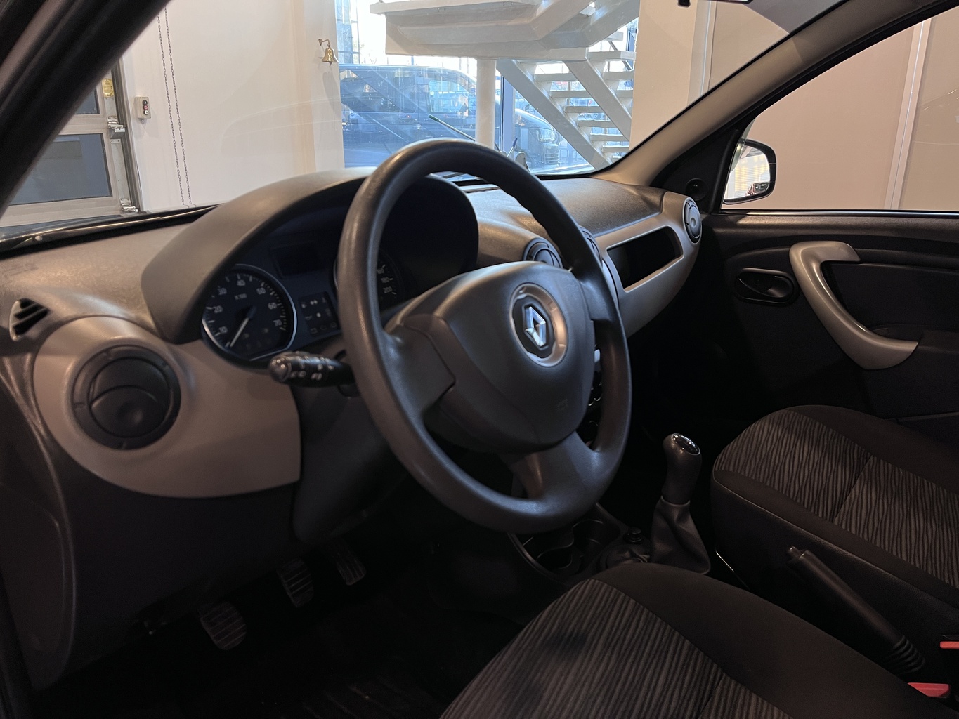 RENAULT SANDERO