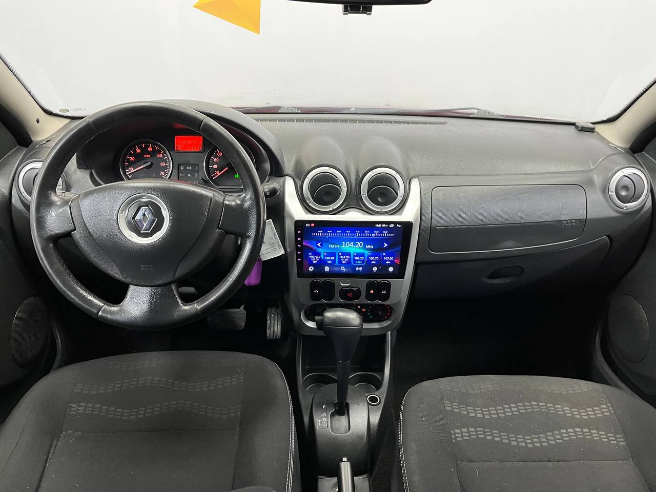 RENAULT SANDERO