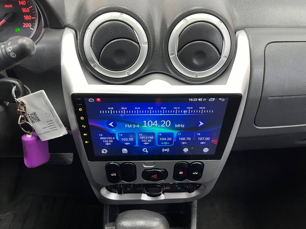 RENAULT SANDERO