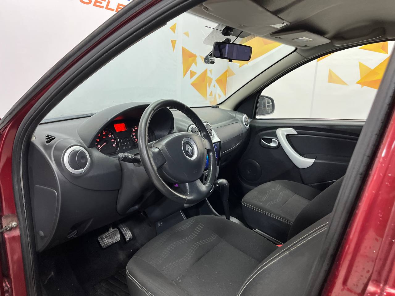 RENAULT SANDERO