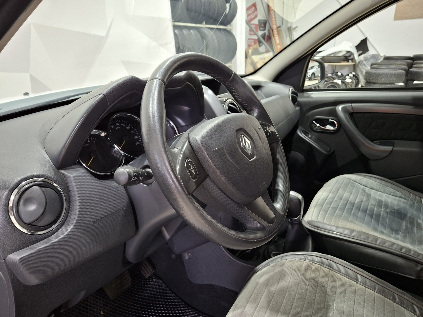 RENAULT DUSTER