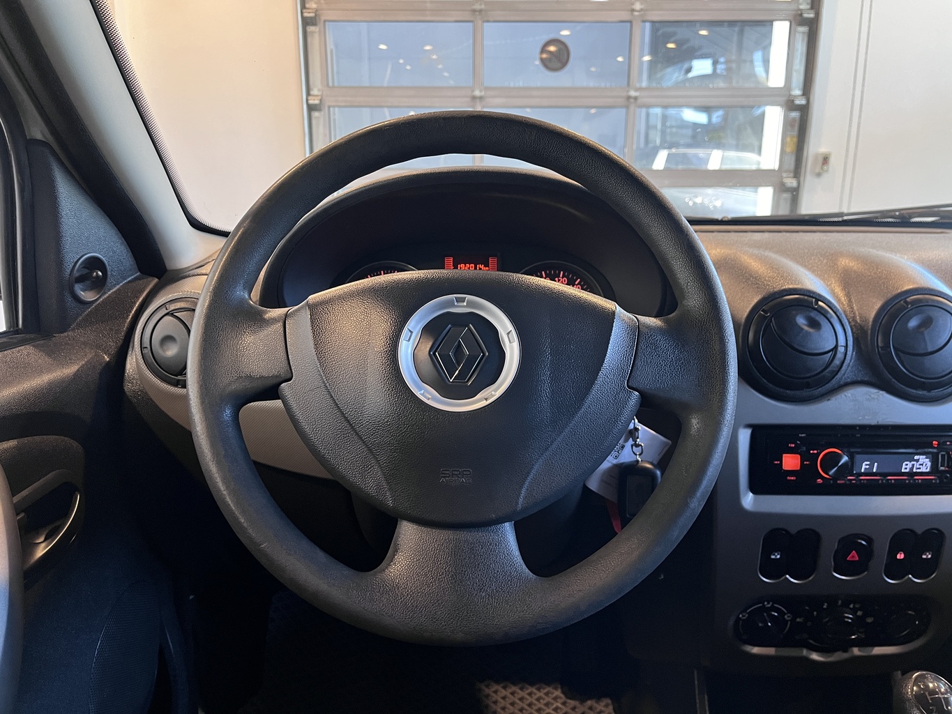 RENAULT SANDERO