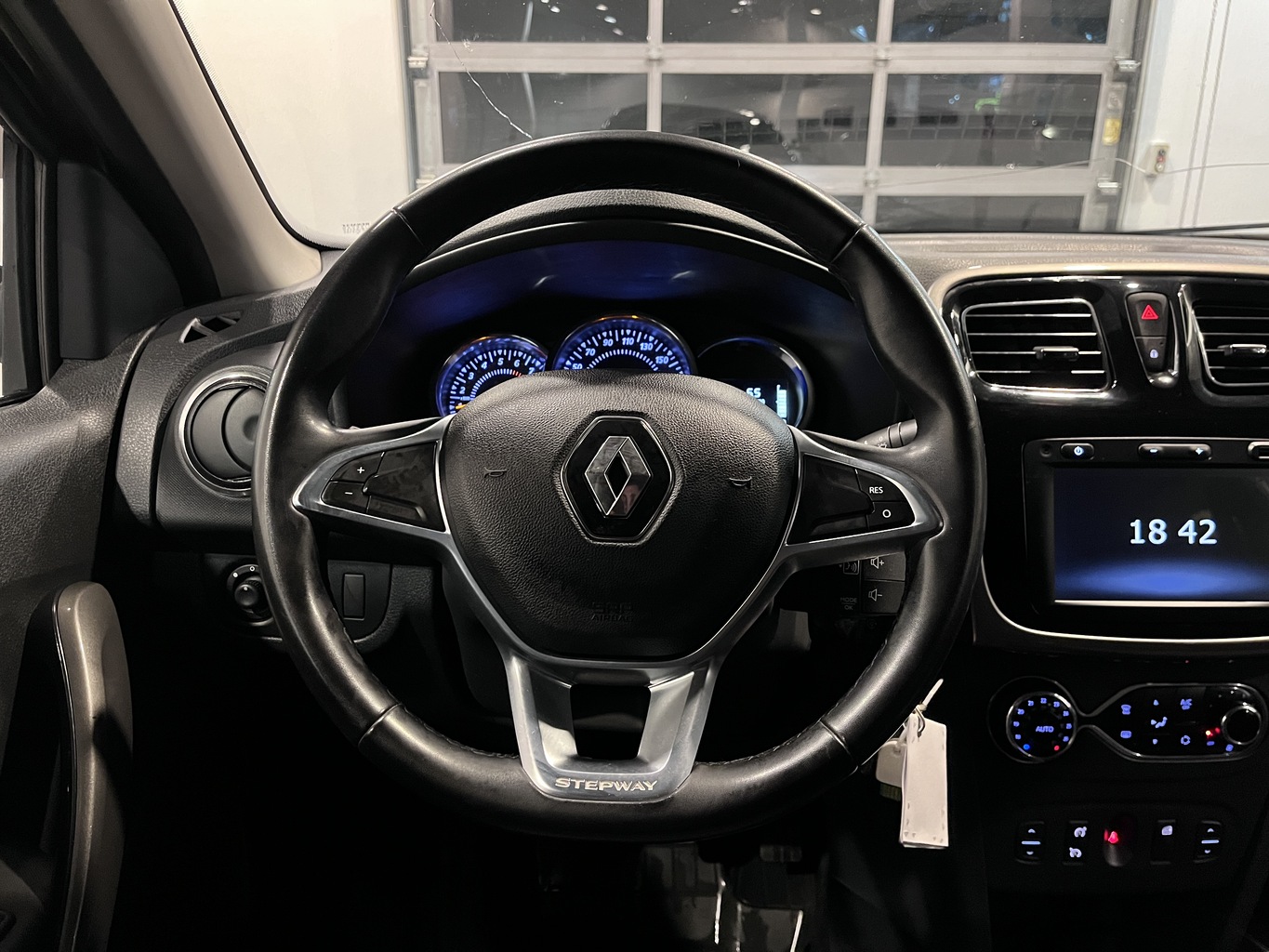 RENAULT LOGAN