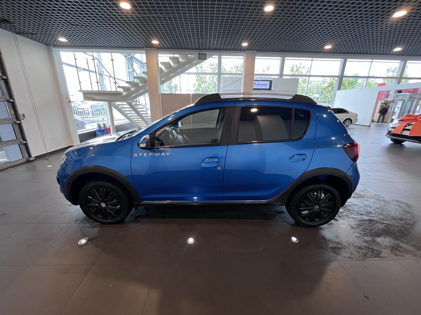 RENAULT SANDERO