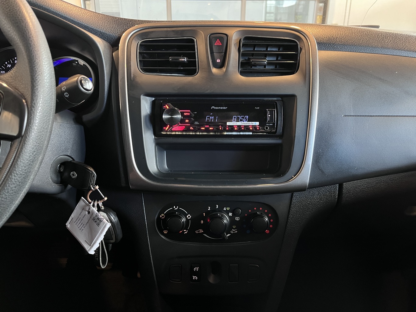 RENAULT SANDERO