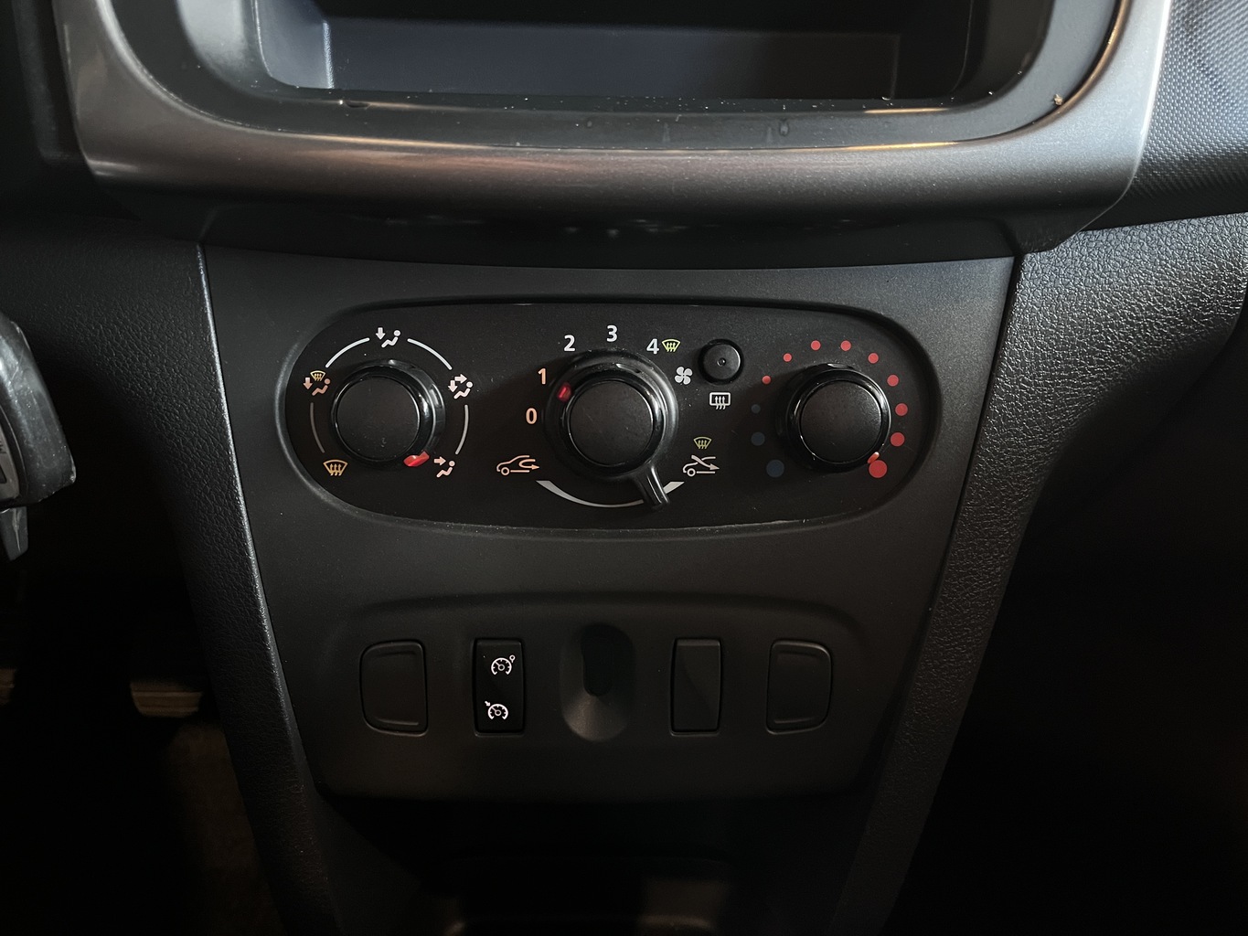 RENAULT SANDERO