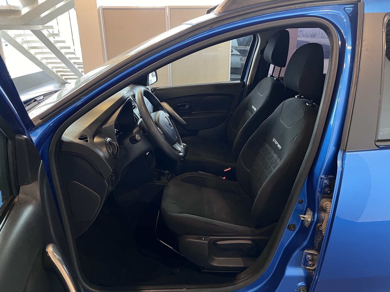 RENAULT SANDERO