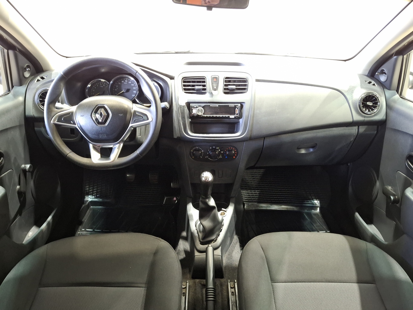 RENAULT LOGAN