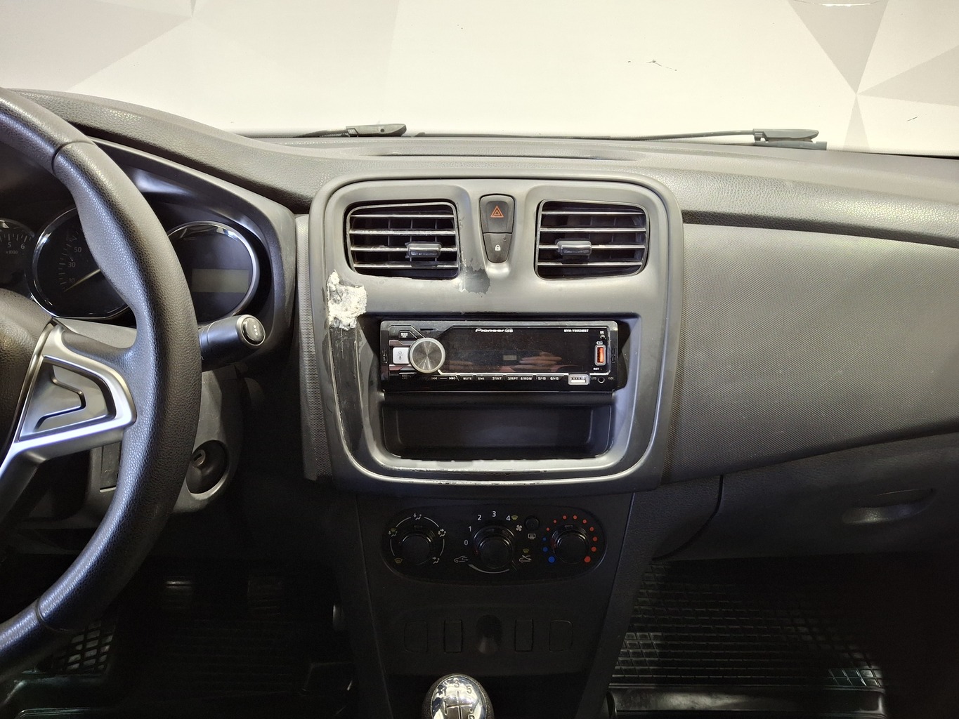 RENAULT LOGAN