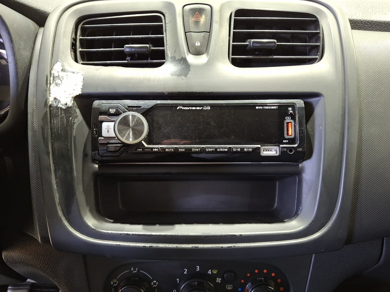 RENAULT LOGAN