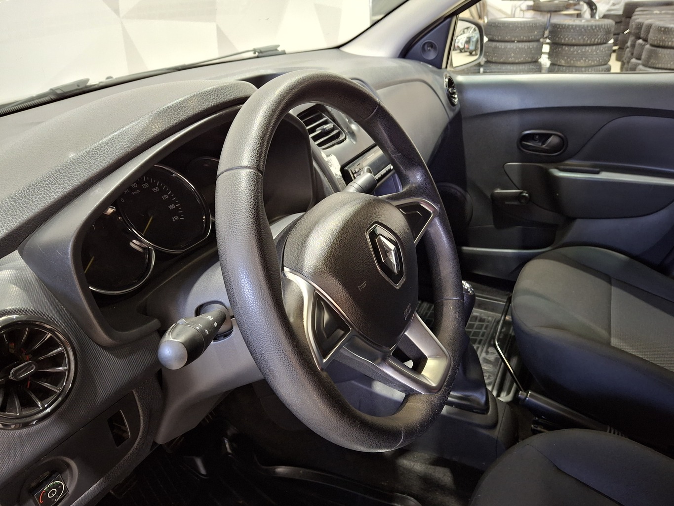 RENAULT LOGAN