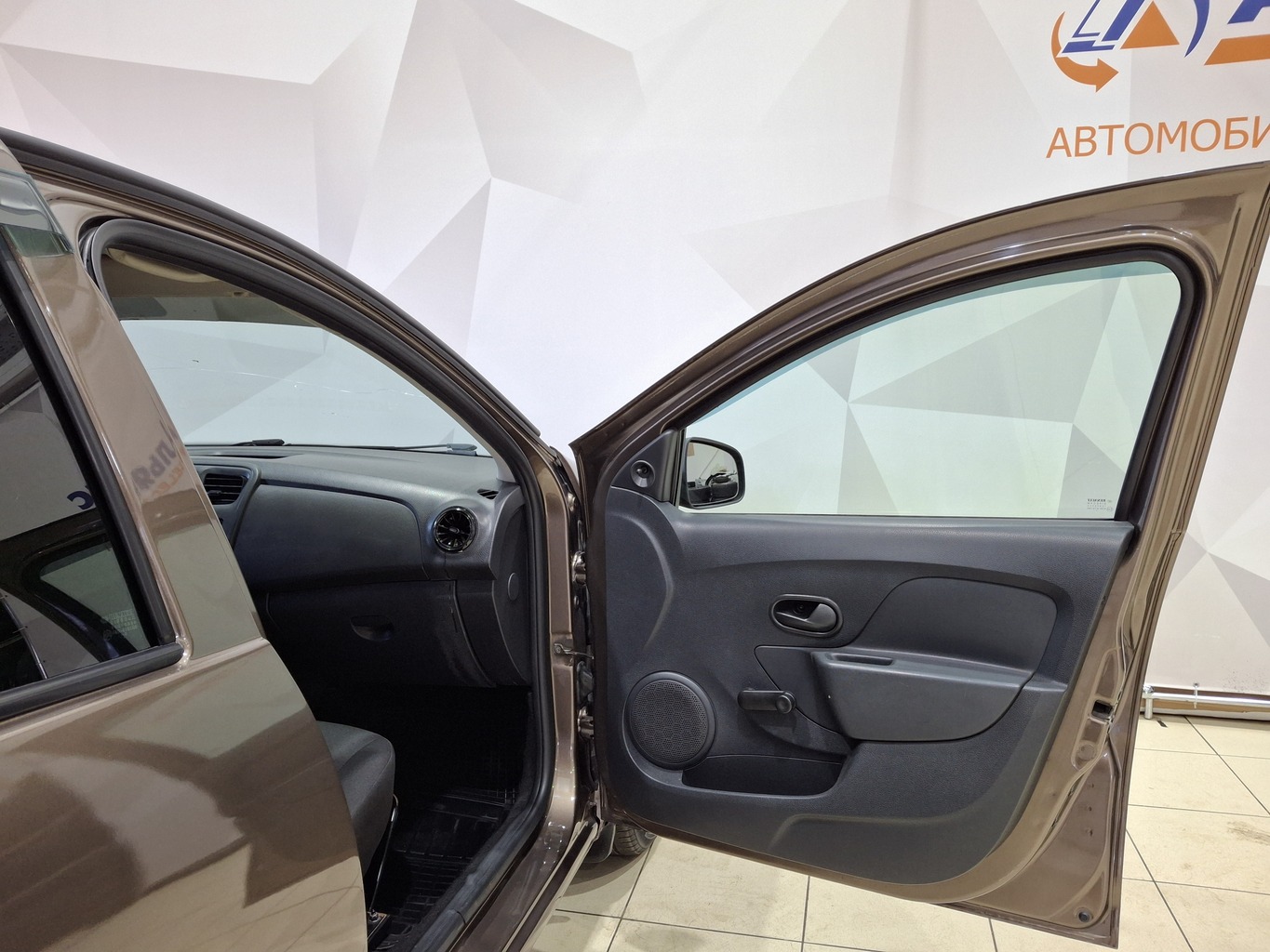 RENAULT LOGAN