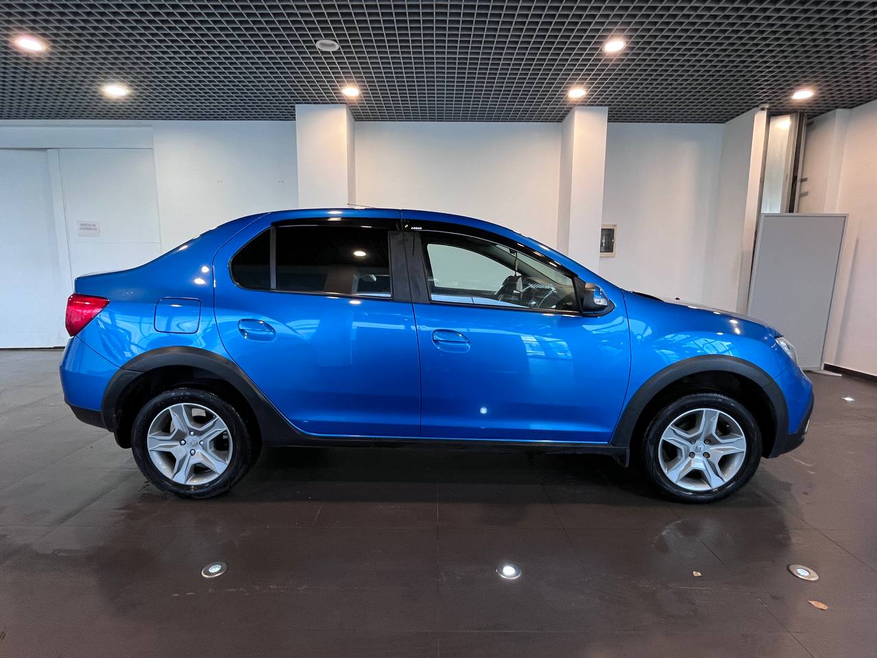 RENAULT LOGAN