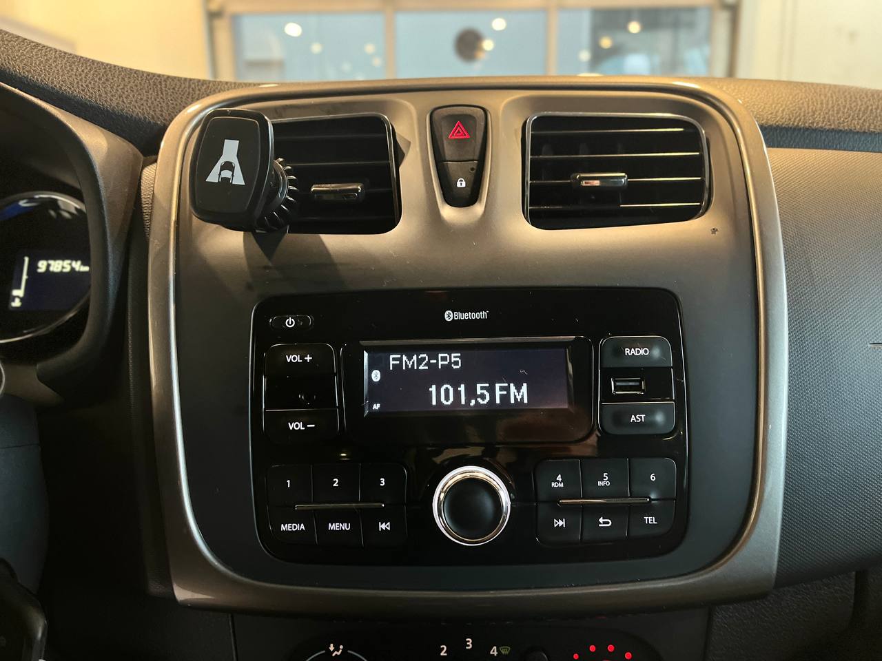RENAULT LOGAN