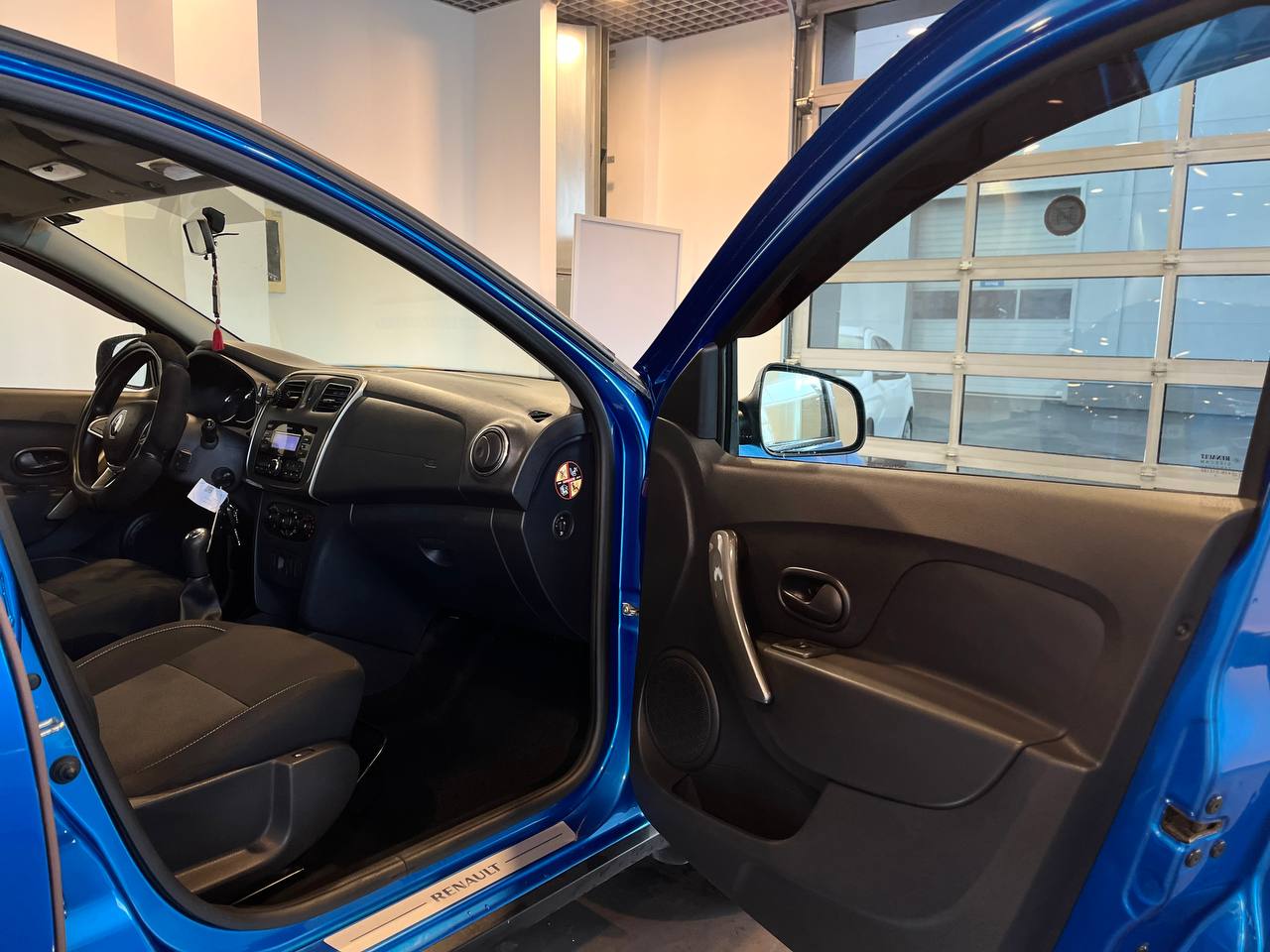 RENAULT LOGAN