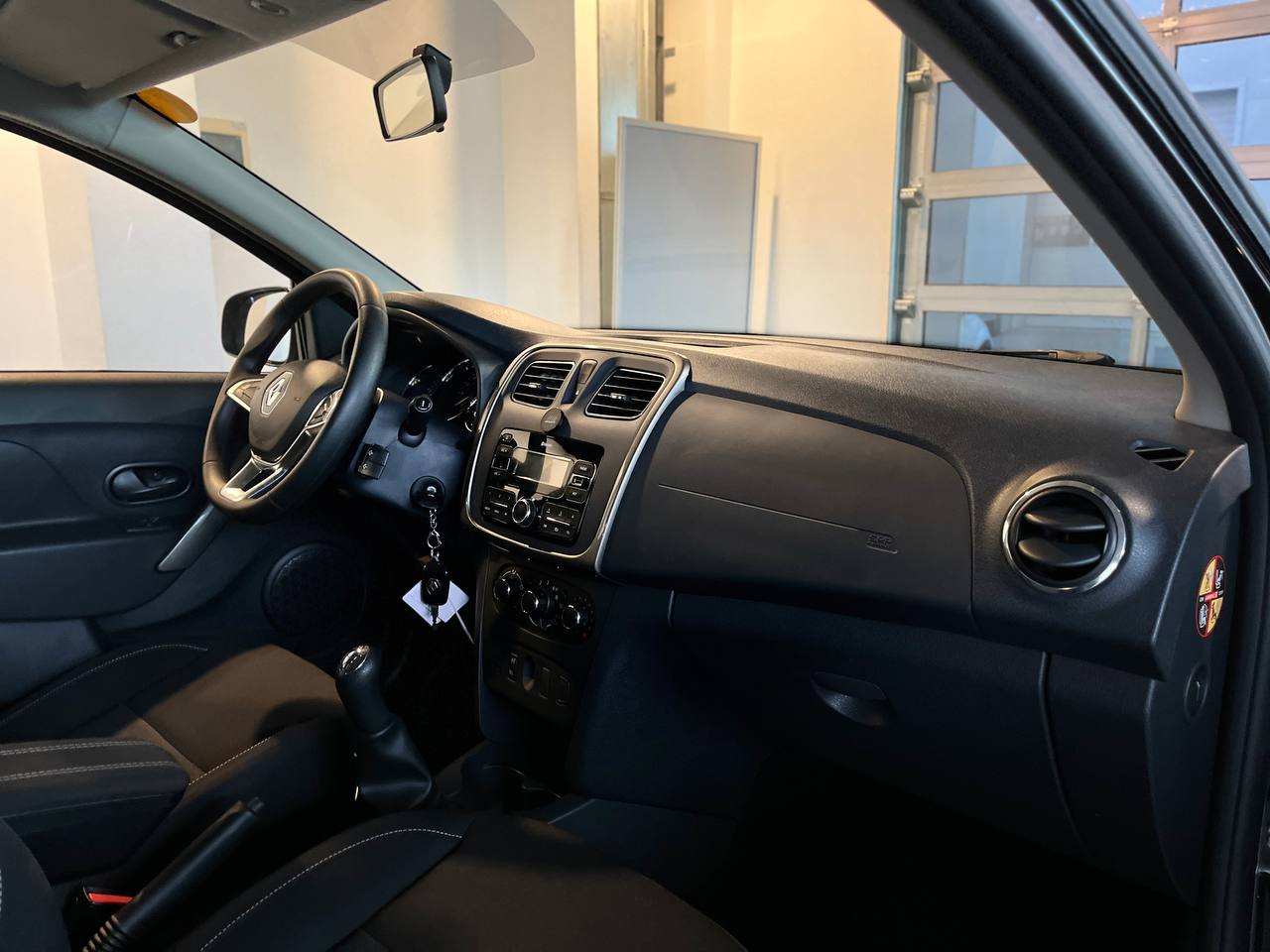 RENAULT SANDERO