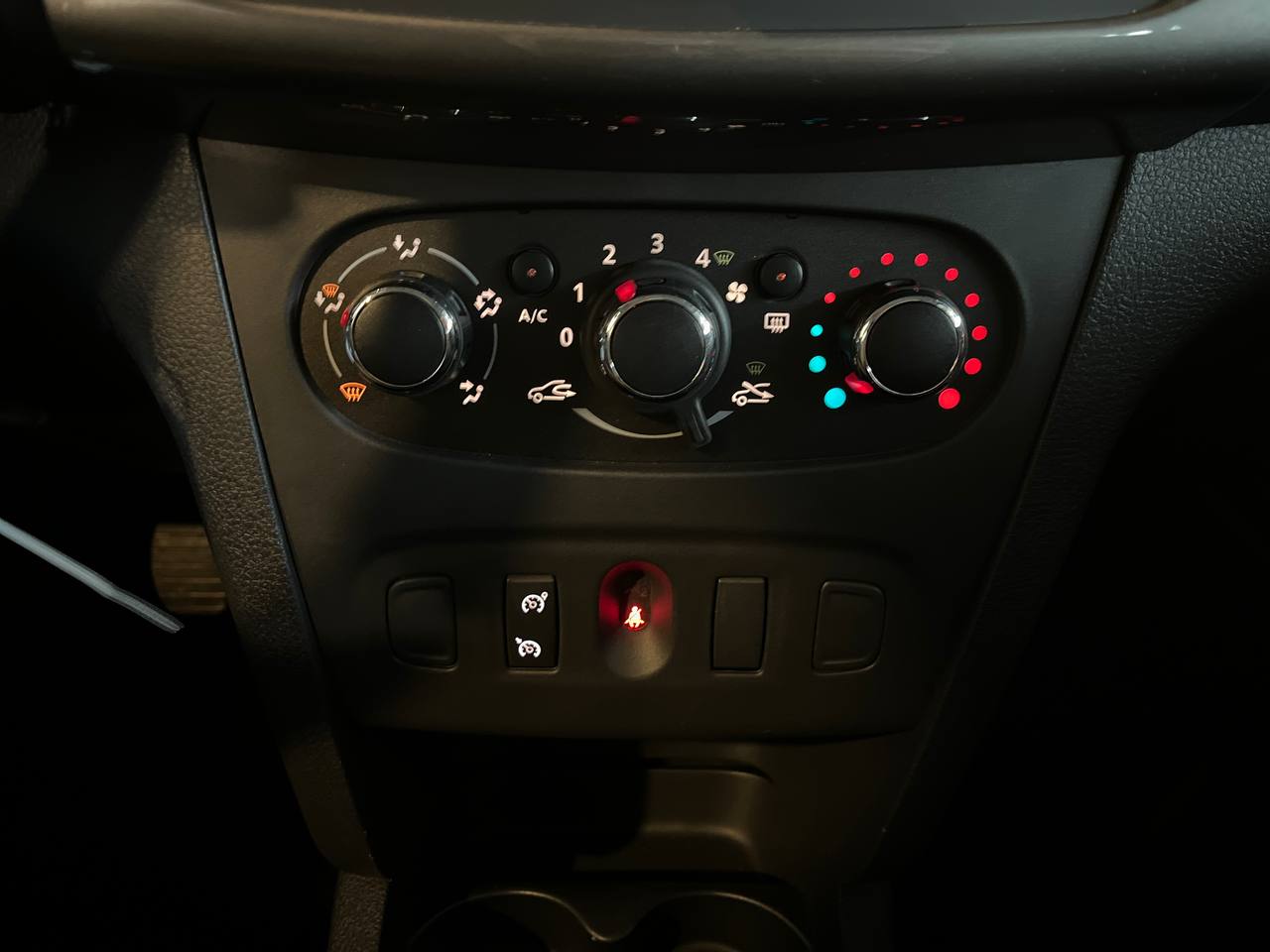 RENAULT SANDERO