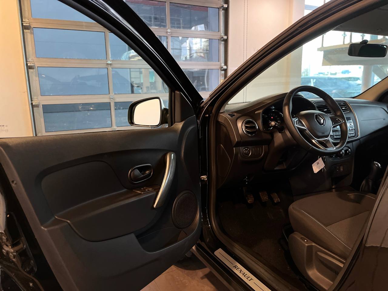 RENAULT SANDERO