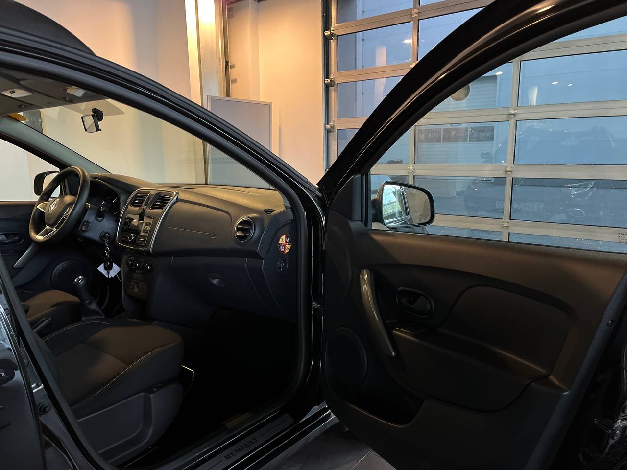 RENAULT SANDERO