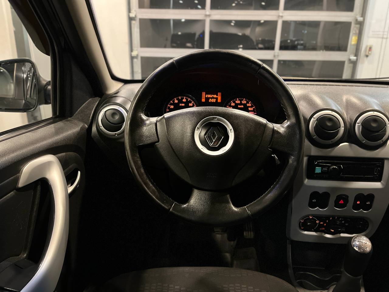 RENAULT SANDERO