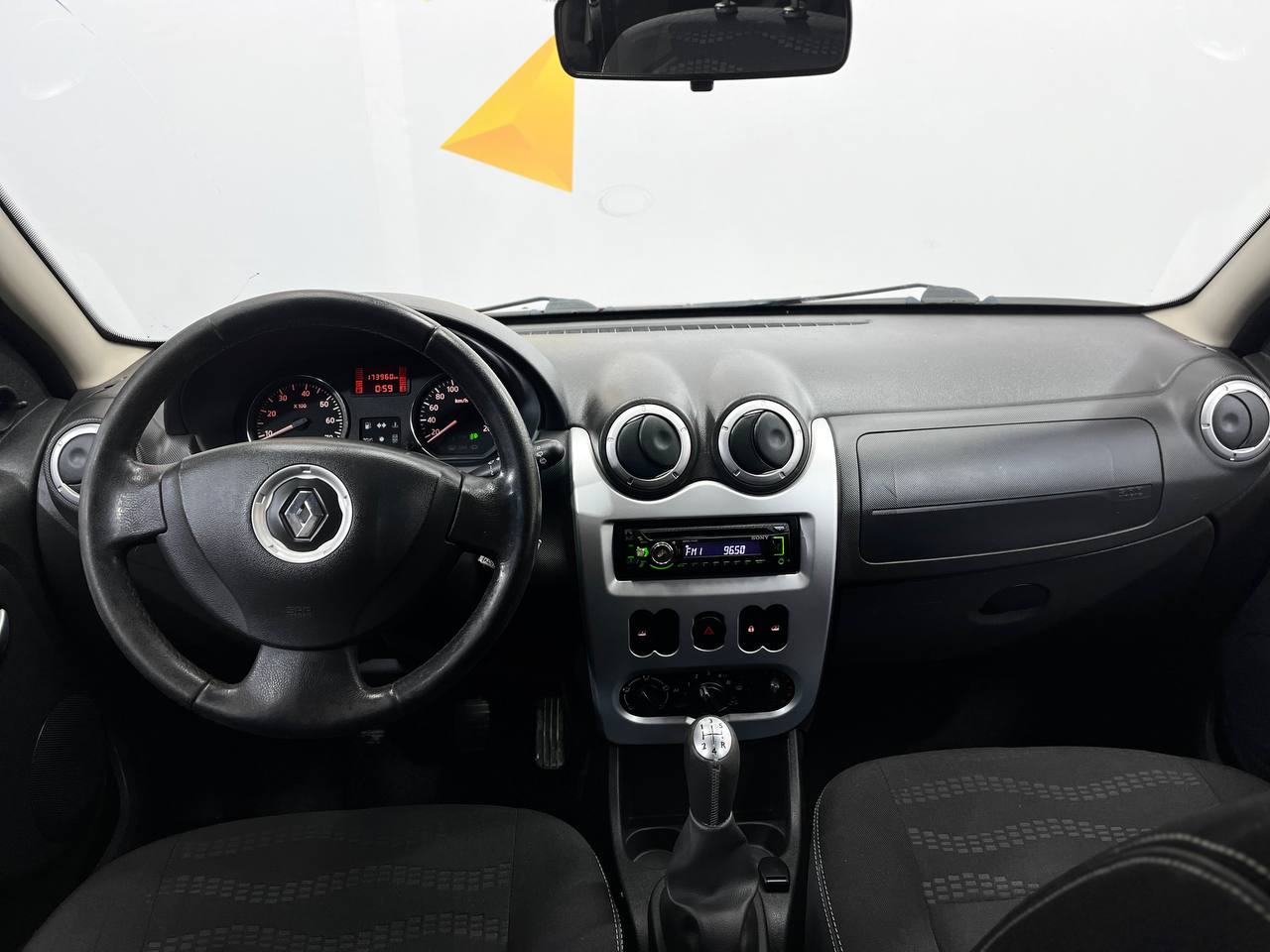 RENAULT SANDERO