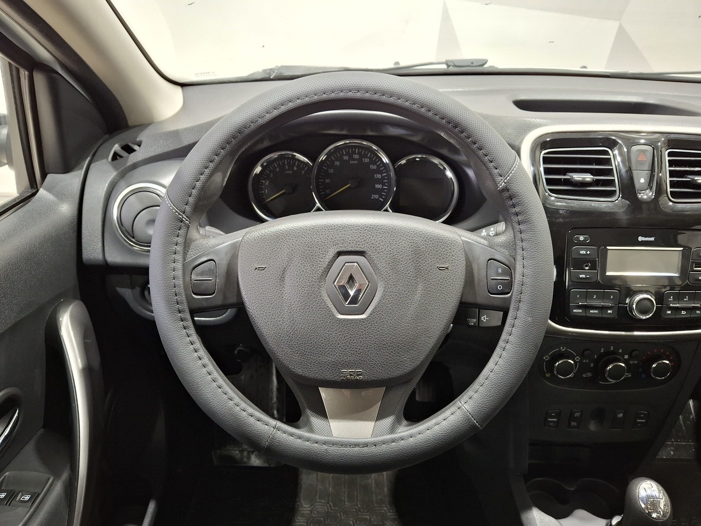 RENAULT LOGAN