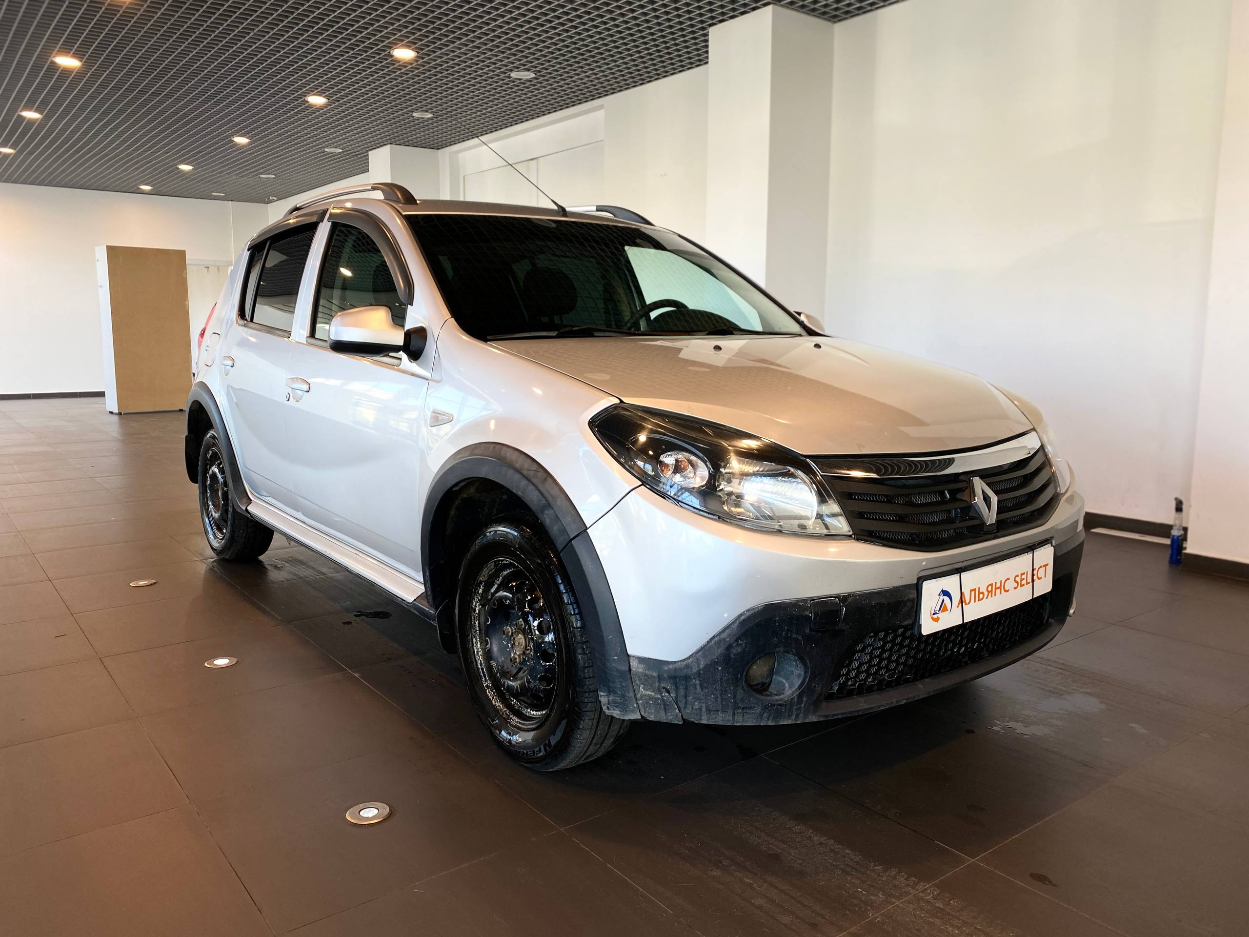 RENAULT SANDERO