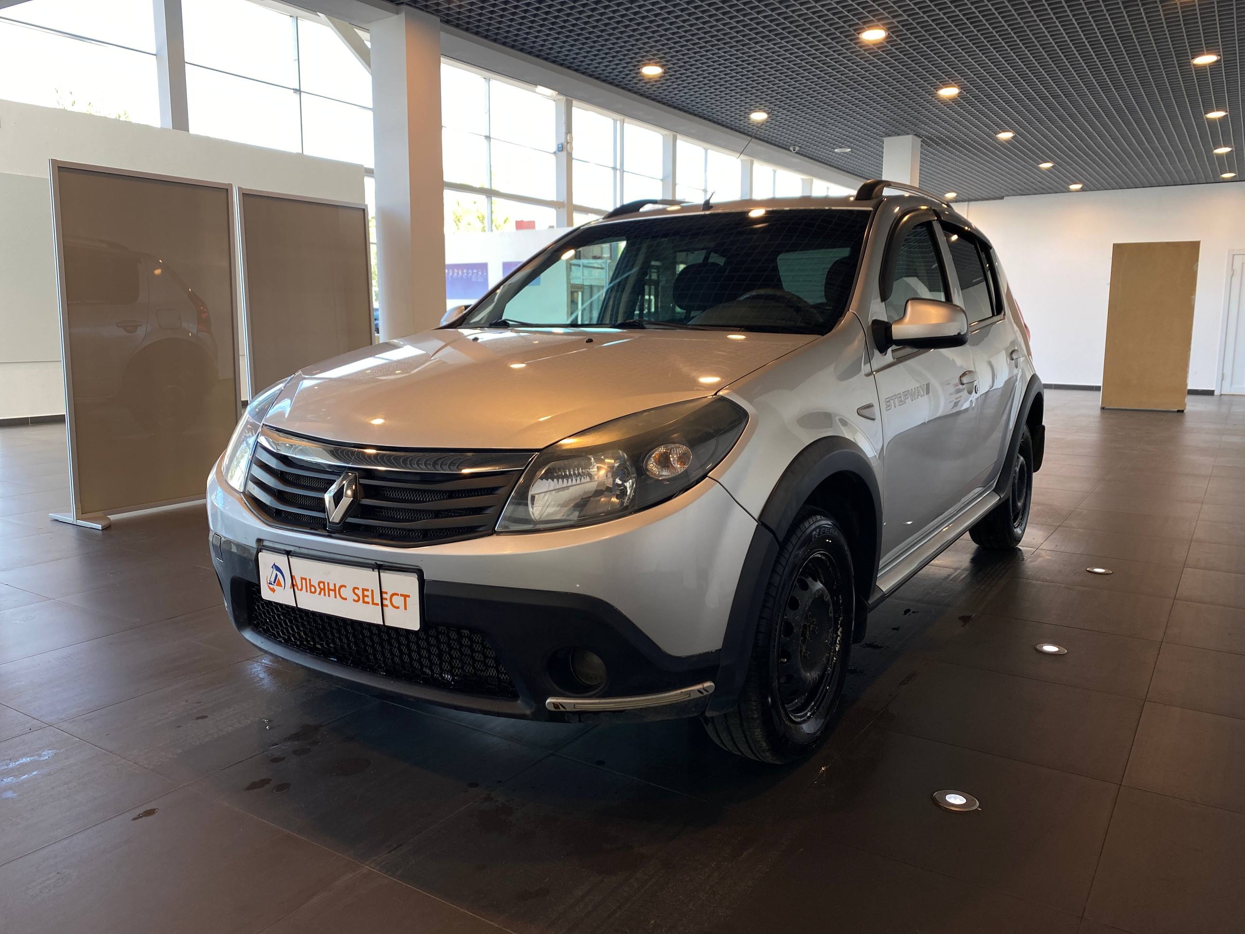 RENAULT SANDERO