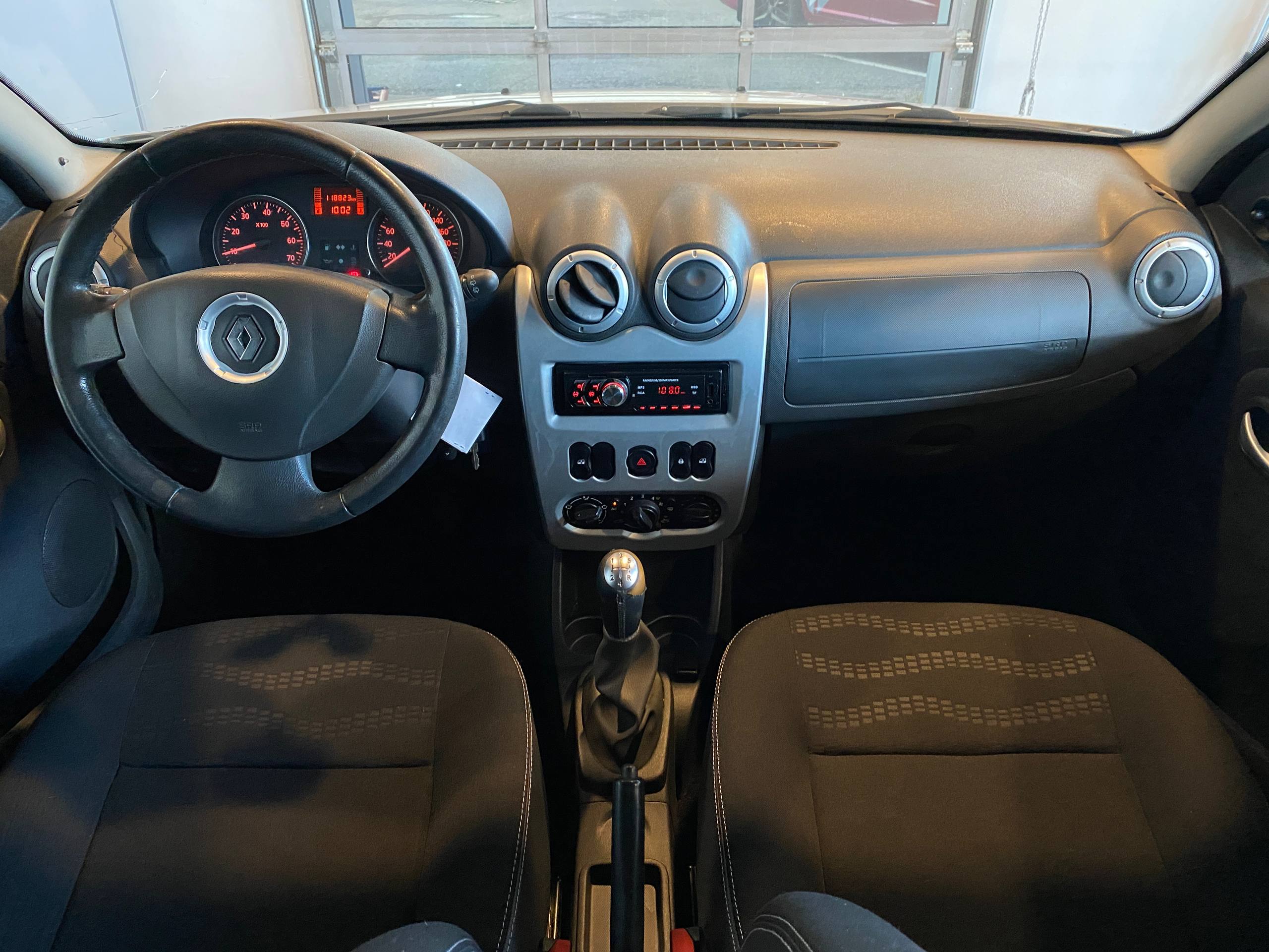 RENAULT SANDERO