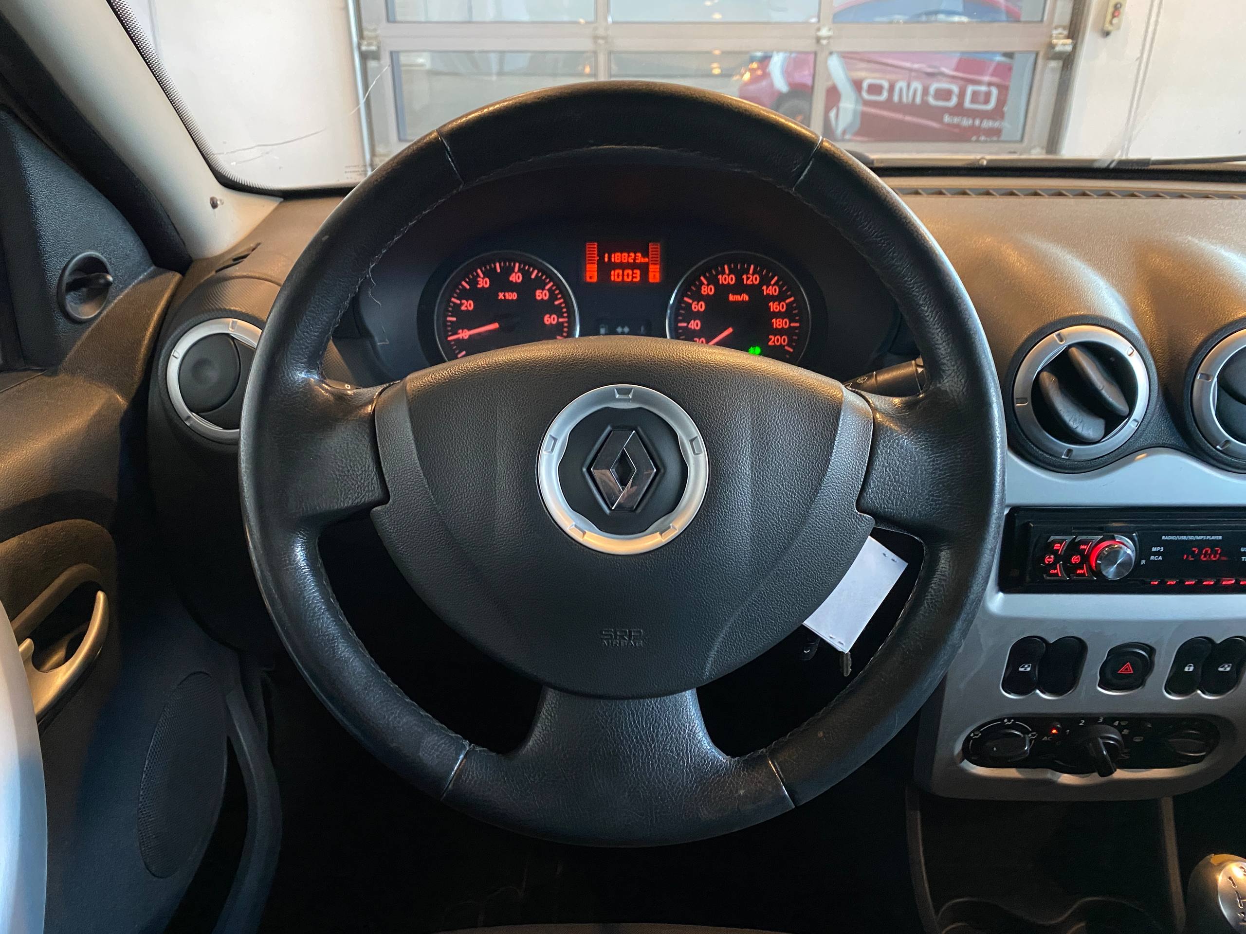 RENAULT SANDERO