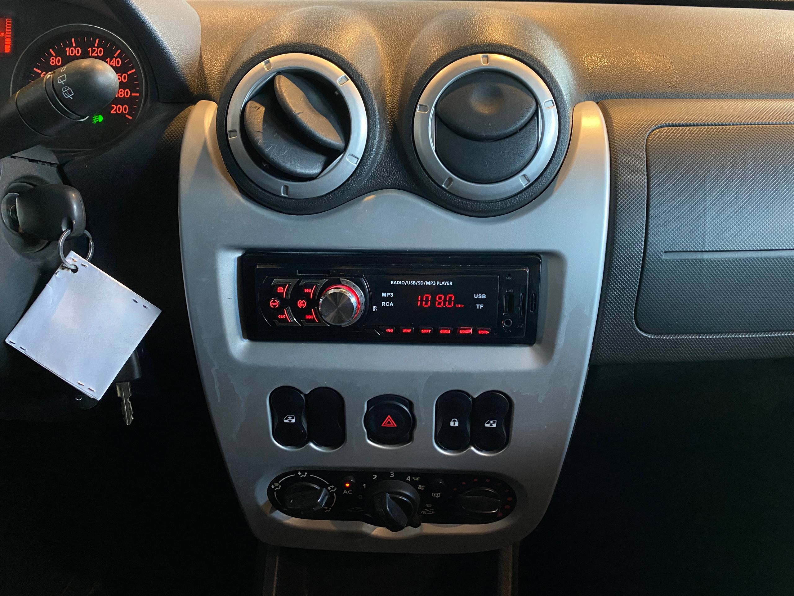 RENAULT SANDERO