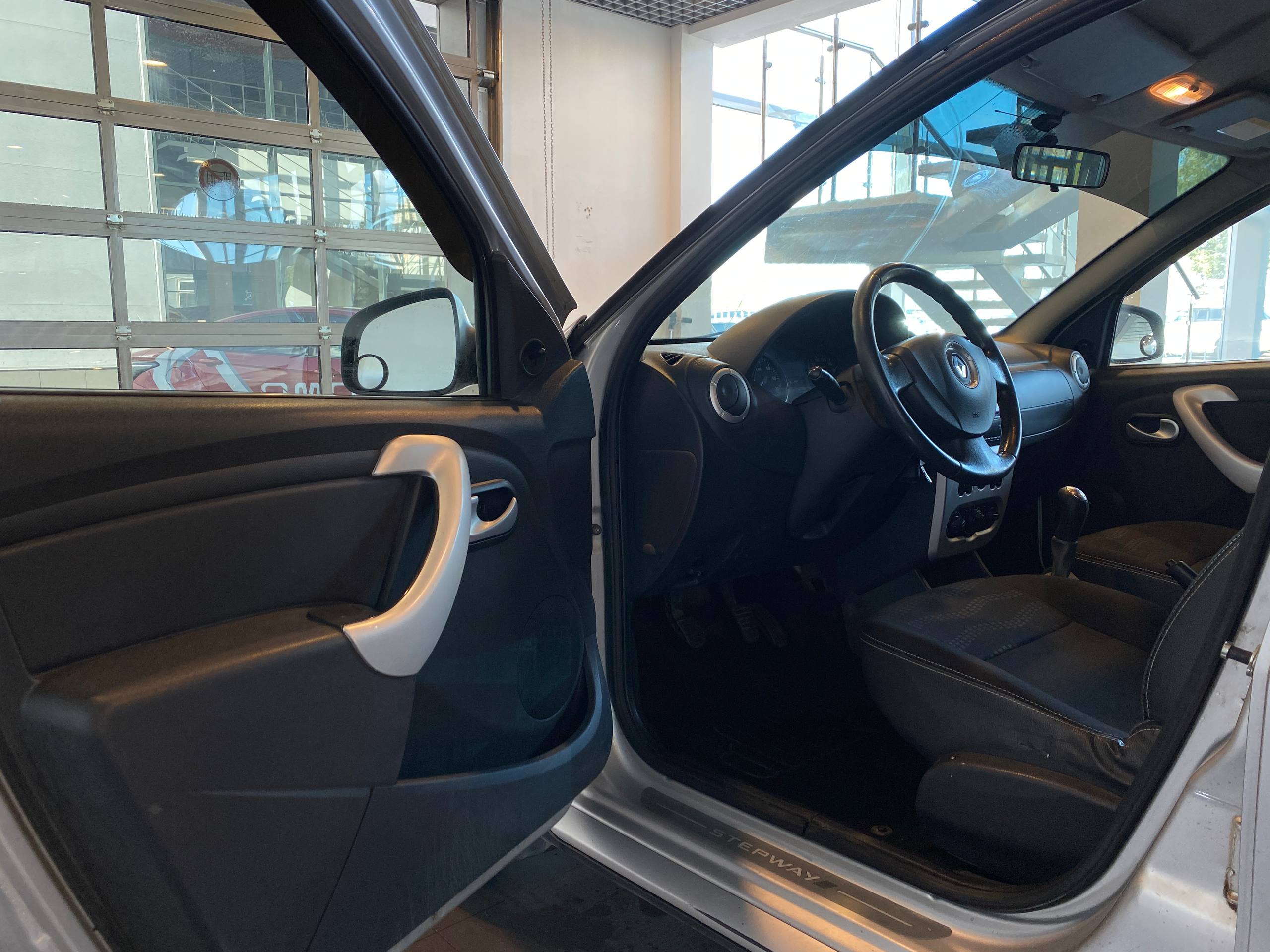 RENAULT SANDERO