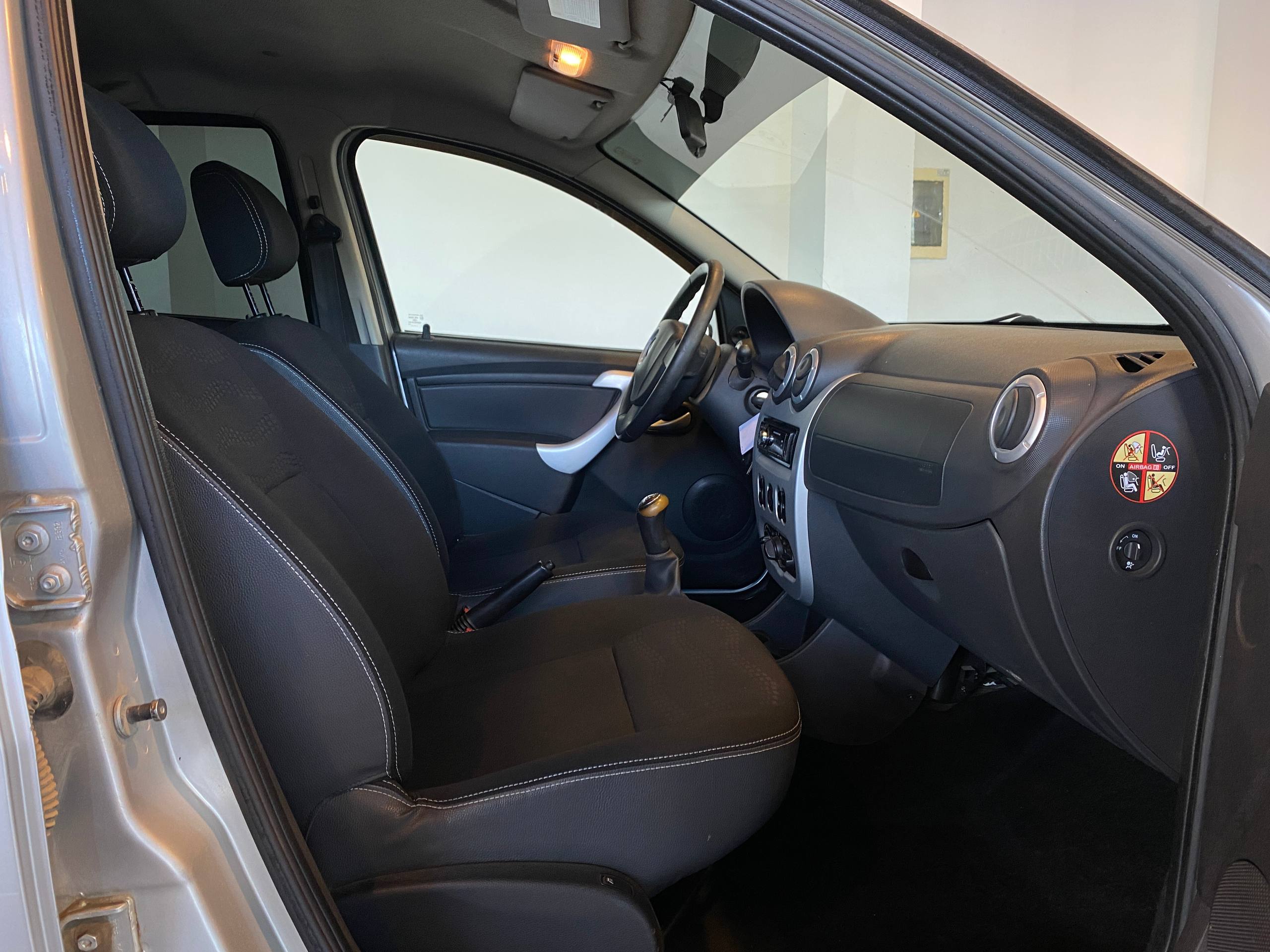 RENAULT SANDERO
