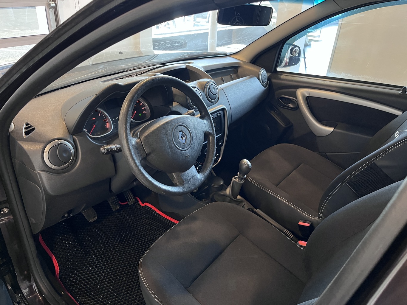 RENAULT DUSTER