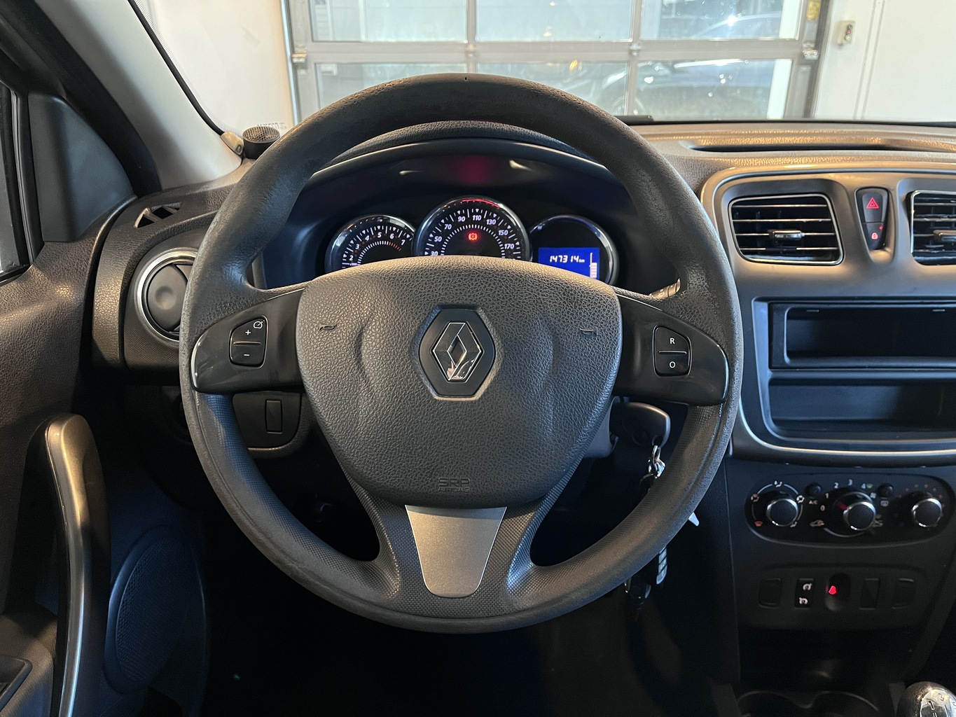 RENAULT SANDERO