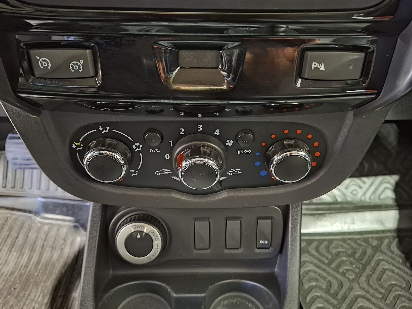 RENAULT DUSTER