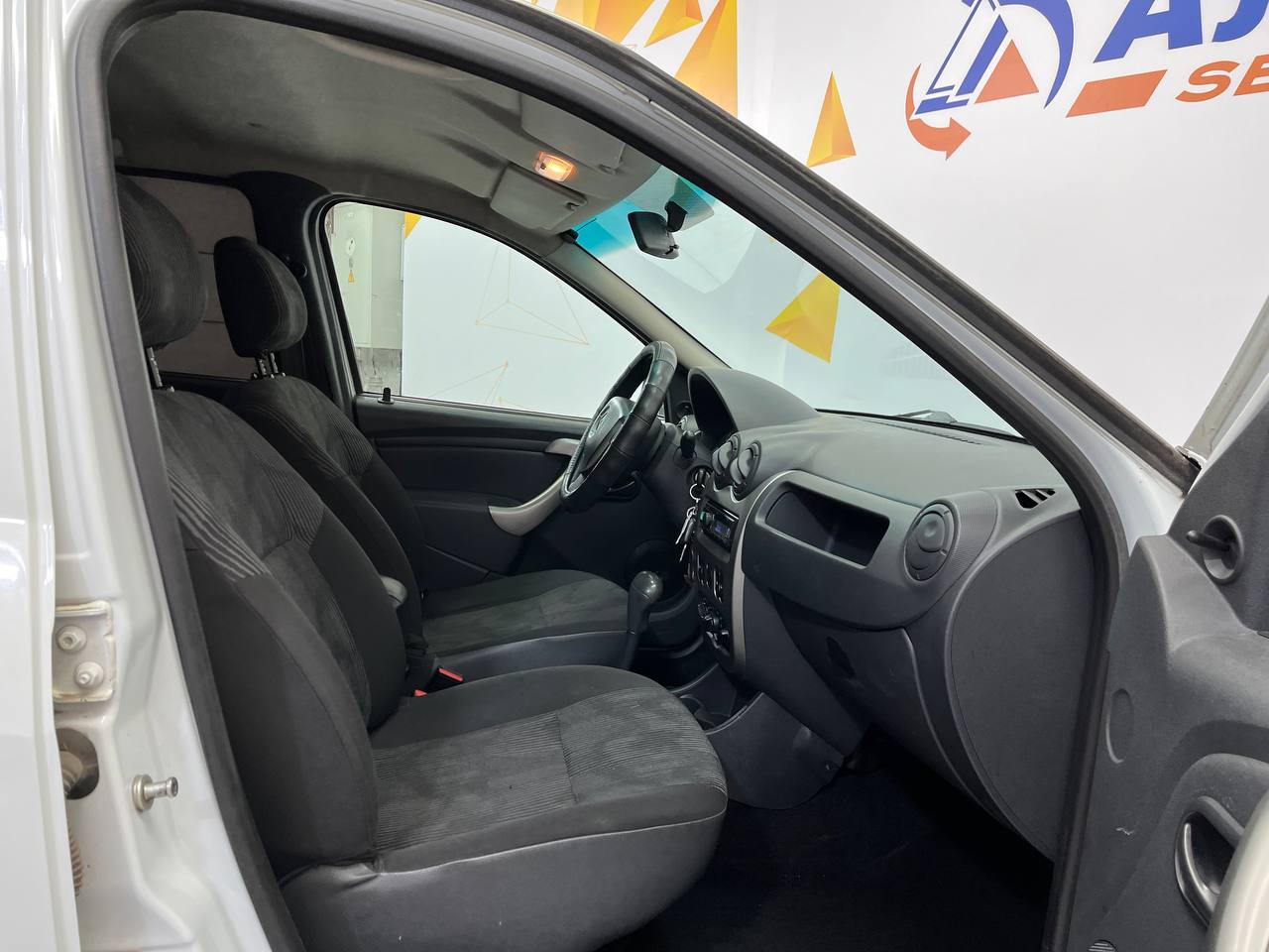 RENAULT LOGAN