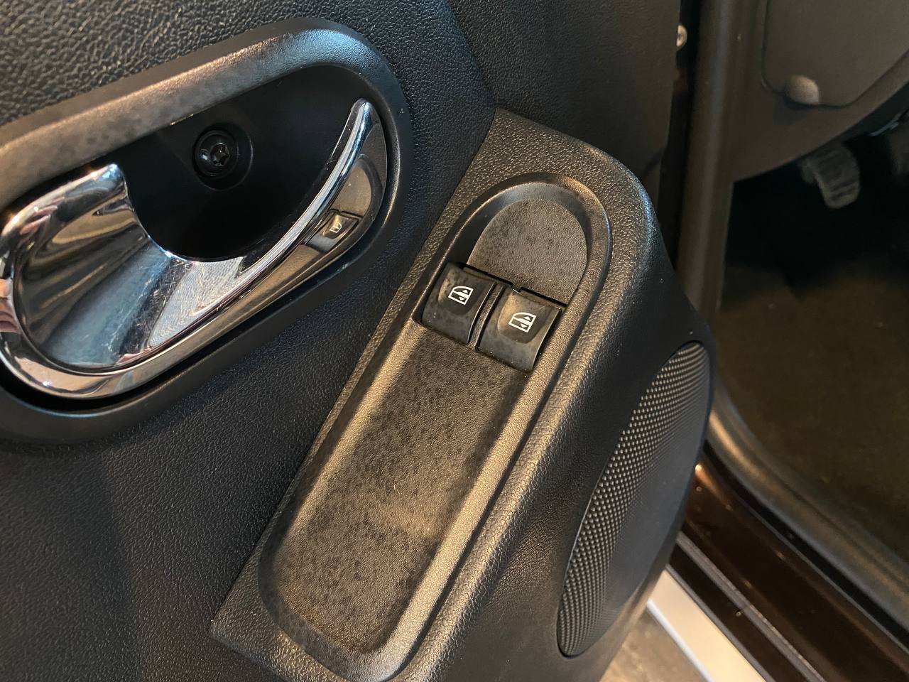 RENAULT DUSTER