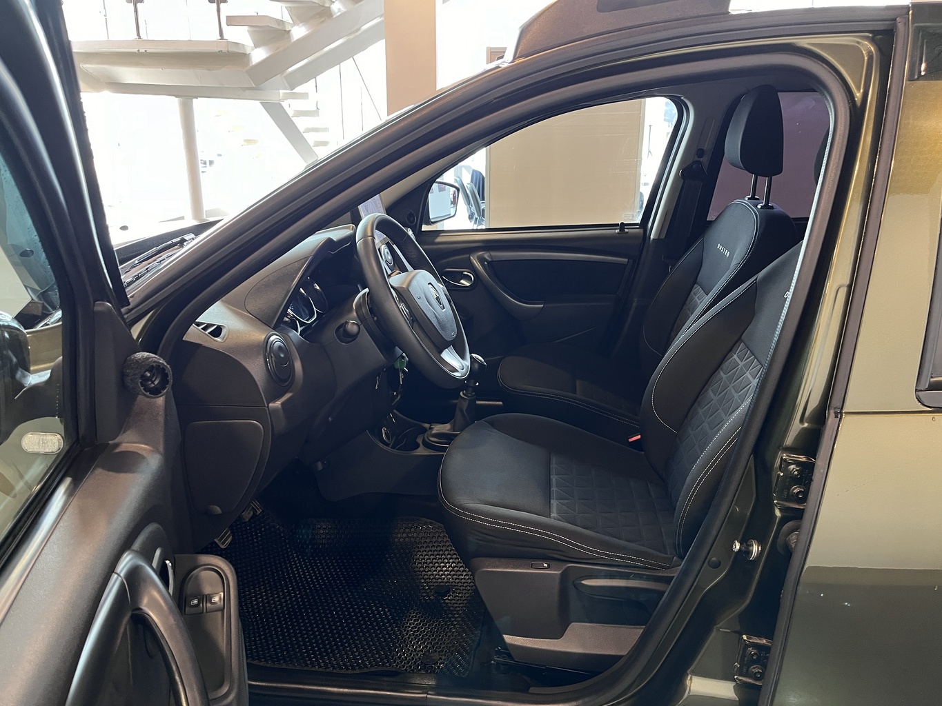 RENAULT DUSTER
